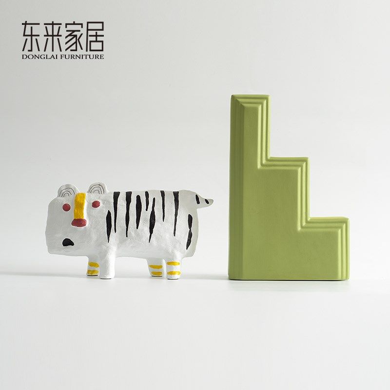 东来家居现代简约手绘动物样板间儿童房书架组合饰品摆设
