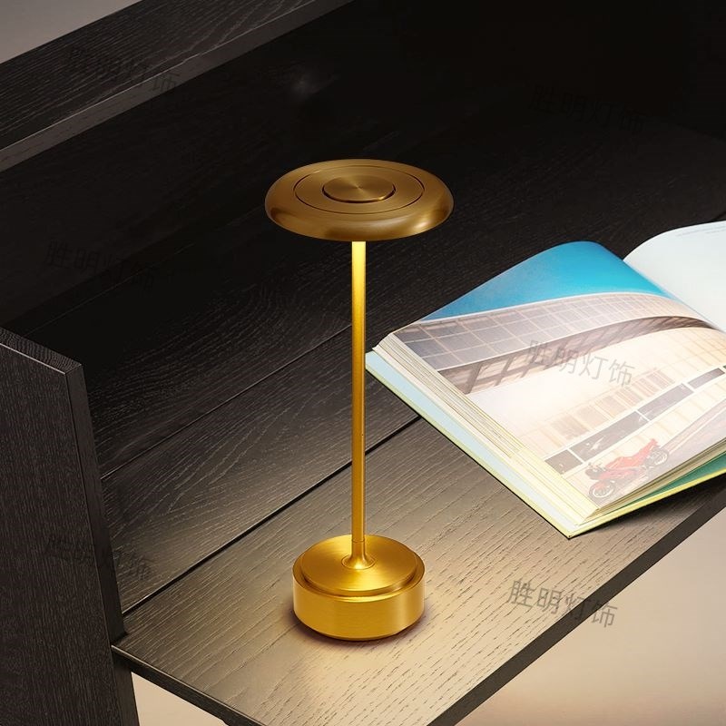 创意酒吧氛围桌灯卧室床头灯充电款轻奢高级感餐厅台灯户外露营灯