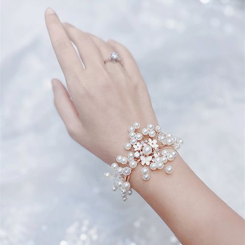 高档新娘珍珠手腕花温柔结婚礼伴娘闺蜜团舞蹈演出手绑花环饰品女