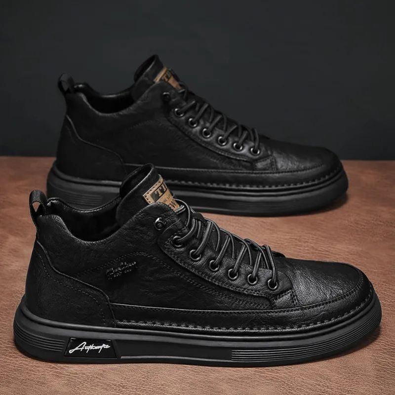 春季男鞋新款透气防水韩版鞋子男款潮流百搭黑色皮鞋运动休闲板鞋