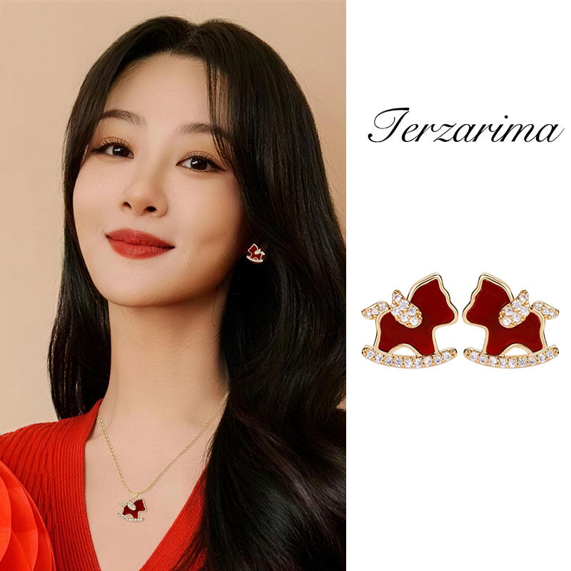 红色小马耳钉2025新款爆款高级感轻奢气质大气耳环巨好看秋冬耳饰,饰品/流行首饰/时尚饰品新,耳钉,淘宝优惠券,粉丝福利购,淘宝优惠卷