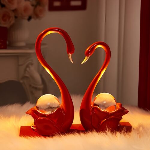 天鹅情侣摆件一对床头长明灯订结婚礼物品送新人新娘陪嫁高档实用
