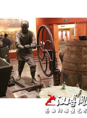玻璃钢仿铜古代人物雕塑制酒流程酿酒工人雕塑城市园林酒坊景观