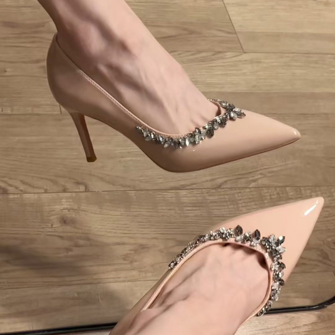 新款高跟单鞋时尚经典尖头细跟女