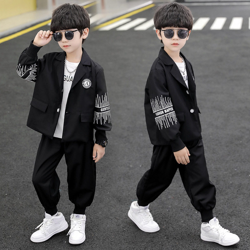 男童套装帅气西服2026春秋款洋气中大童休闲西装时尚外穿两件套潮
