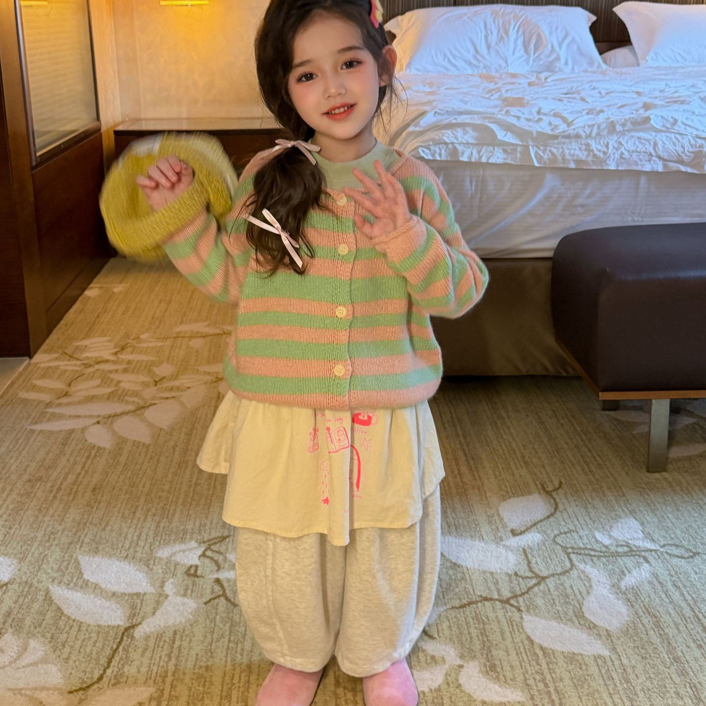 维尼果童装 2026秋季新款童装 女童条纹小清新毛衣开衫童针织开衫