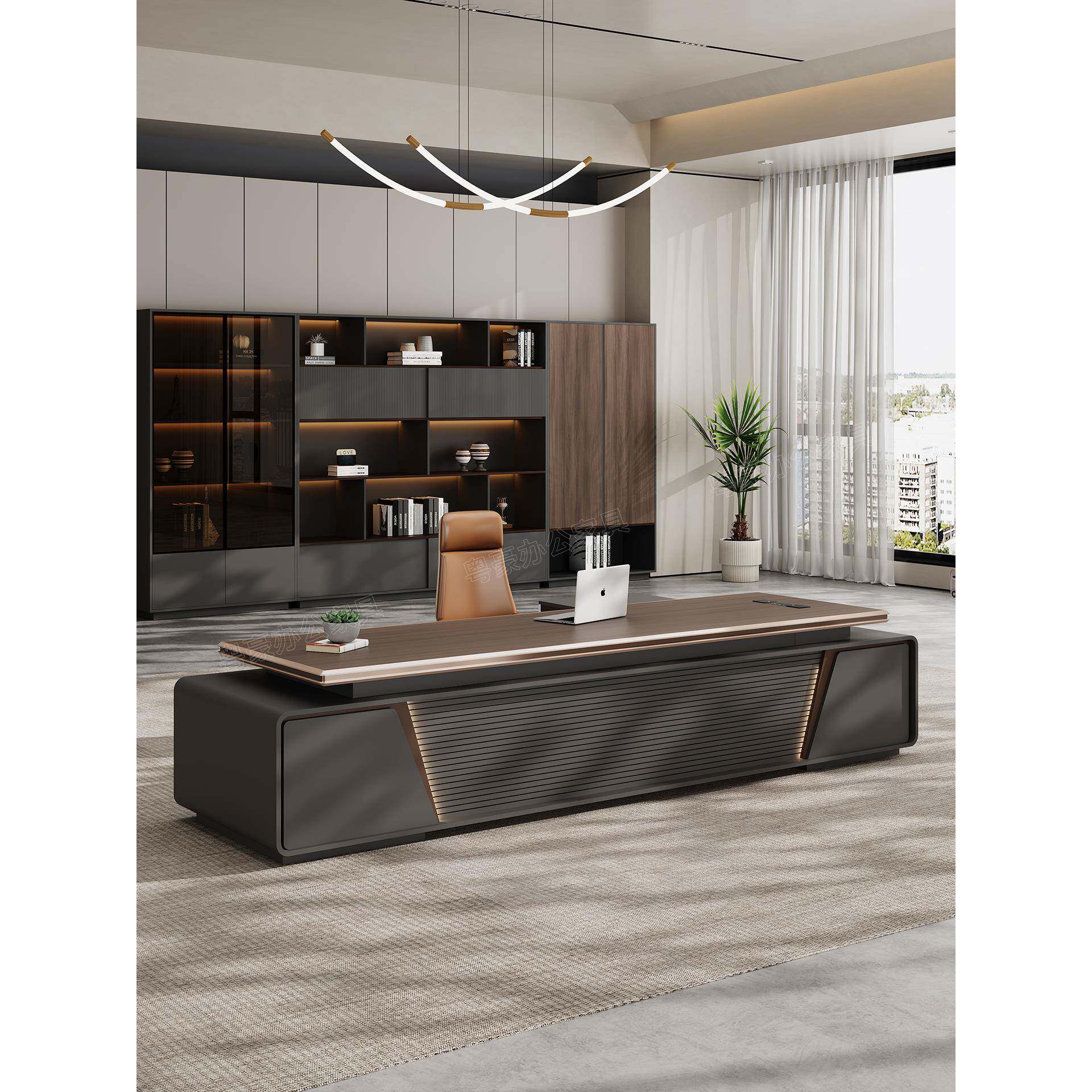 老板办公桌轻奢高级感总经理2025新款高端董事长总裁办公室大班台