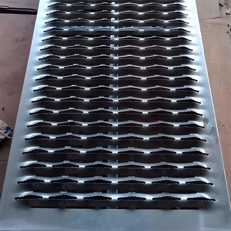 镀锌加厚脚踏板铆钉冲孔鱼嘴跳板热镀锌脚手架厂家直销踏板配件