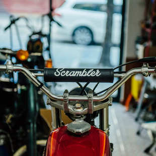 复古攀爬机车摩托车护胸棒车把平衡拉杆加强杆黑白棋盘格护胸棒