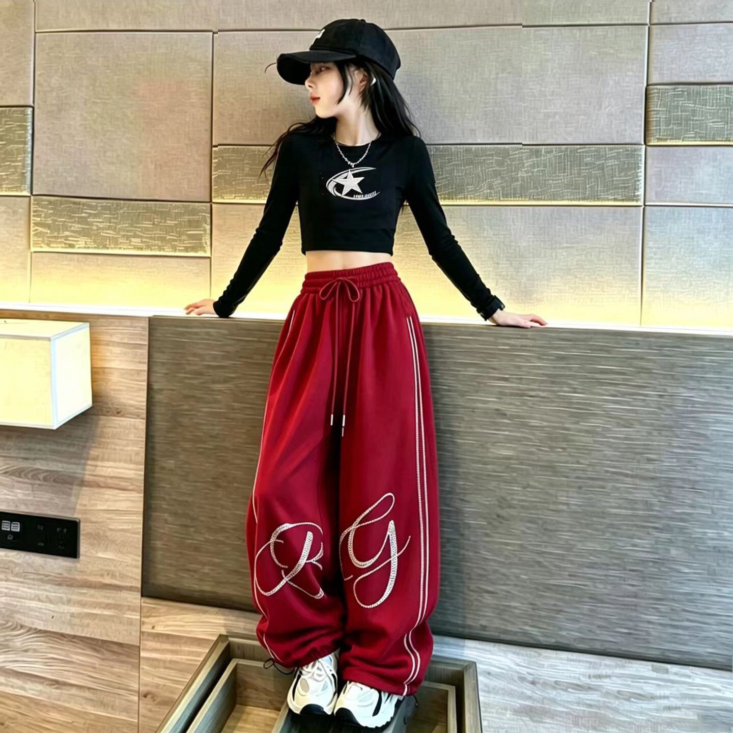 爵士舞服装女童街舞演出服黑色长袖上衣红色阔腿裤表演中大童卫裤