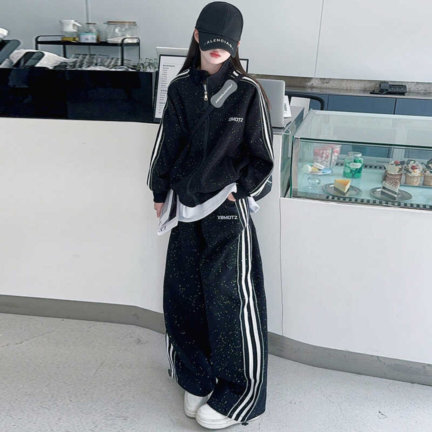 女大童黑色套装春秋款2026新款儿童撒银休闲裤两件套爵士舞运动服