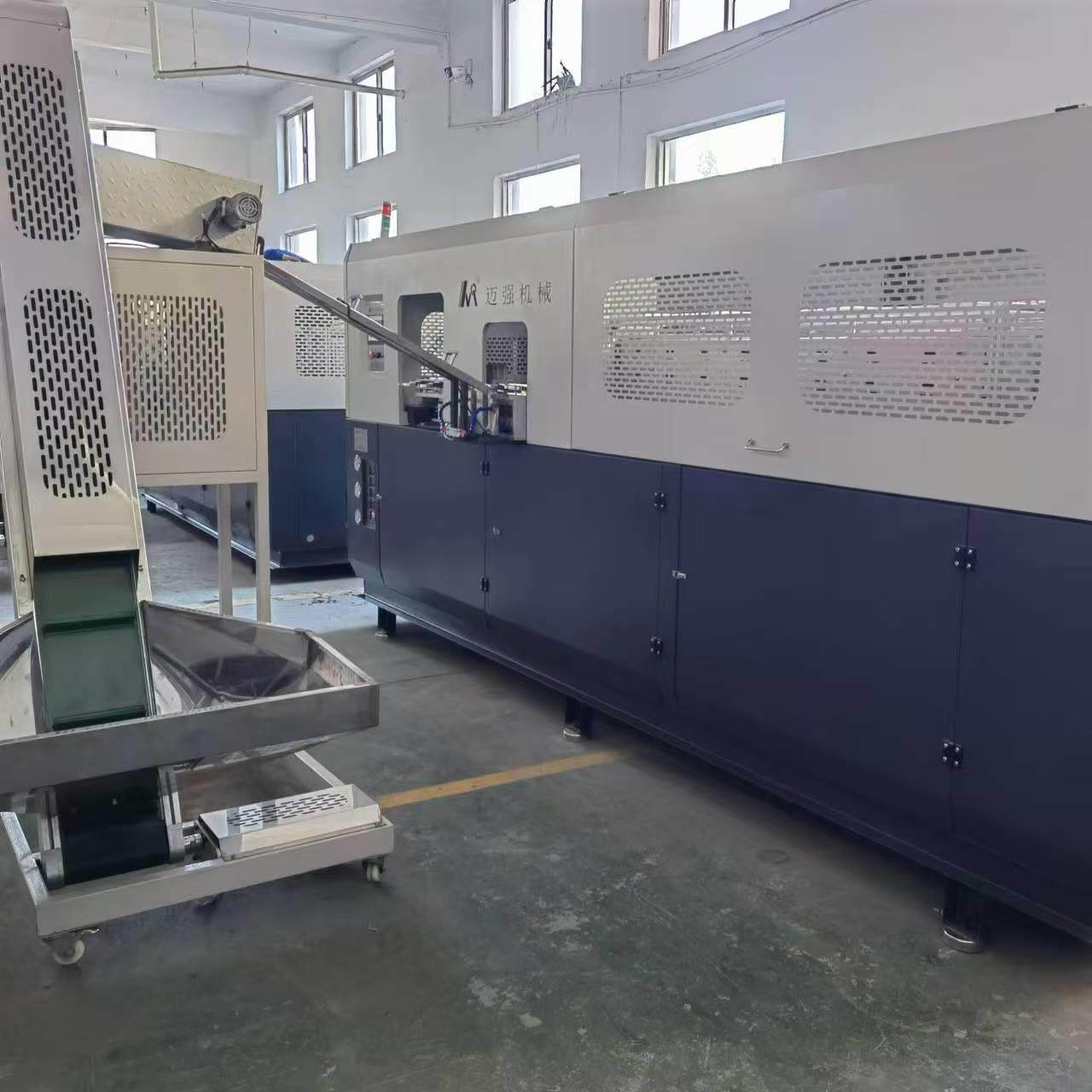 塑料机械设备厂家10L一出一全自动吹瓶机油瓶水瓶PET制瓶机