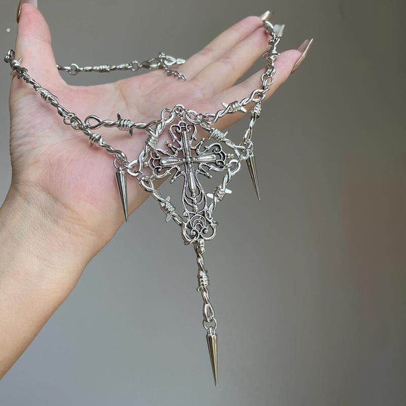 亚比文化设计荆棘十字架吊坠锁骨链嘻哈蹦迪冷淡风y2k项链配饰