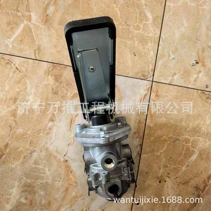 装载机WA350 脚踏阀 421-35-11201