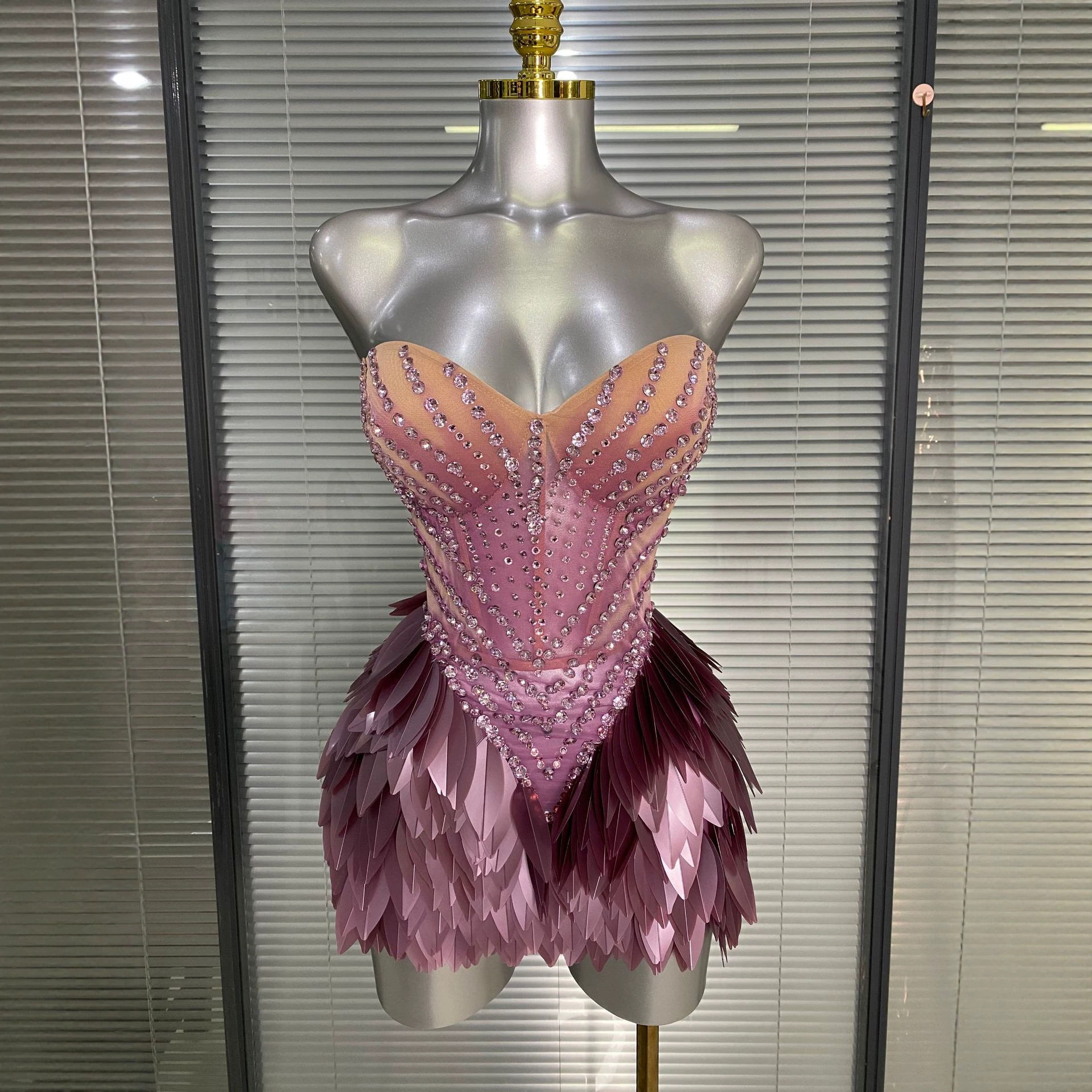 欧美跨境紫色闪钻舞台演出服夜店网纱羽毛抹胸包臀短裙性感连衣裙