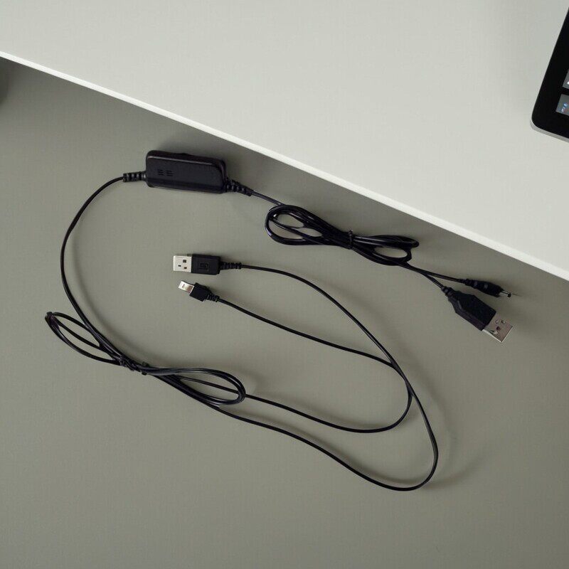 MP3迷你线控USB供电5V双3瓦5瓦带音量控制立体声功放板8403功放板