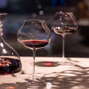 水晶超薄红酒杯勃艮第洋葱杯超薄细杆品酒杯侍酒师红酒杯高脚杯