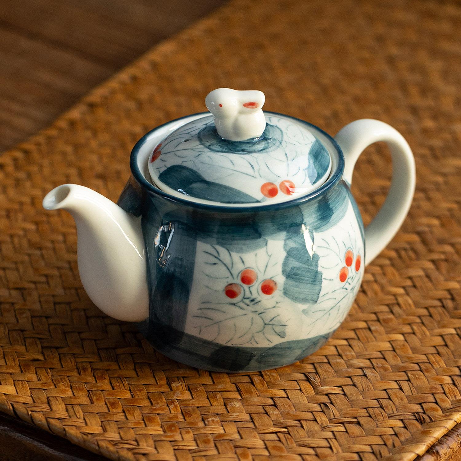 日本进口有田烧红果兔子陶瓷茶壶日式茶具家用功夫泡茶壶配滤网