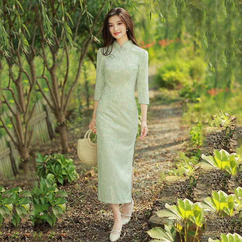 2026新款绿色蕾丝国风新中式长款长袖旗袍改良年轻款女感