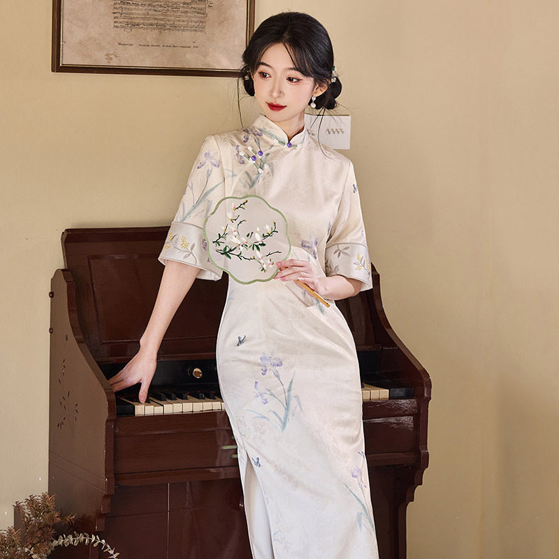 2026新款白色玉兰花国风新中式长款旗袍改良年轻款女高级感复