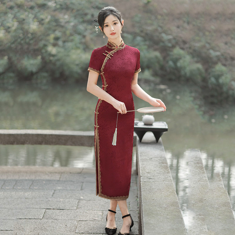 2026新款红色妈妈装高考送考国风新中式长款改良旗袍女高级感