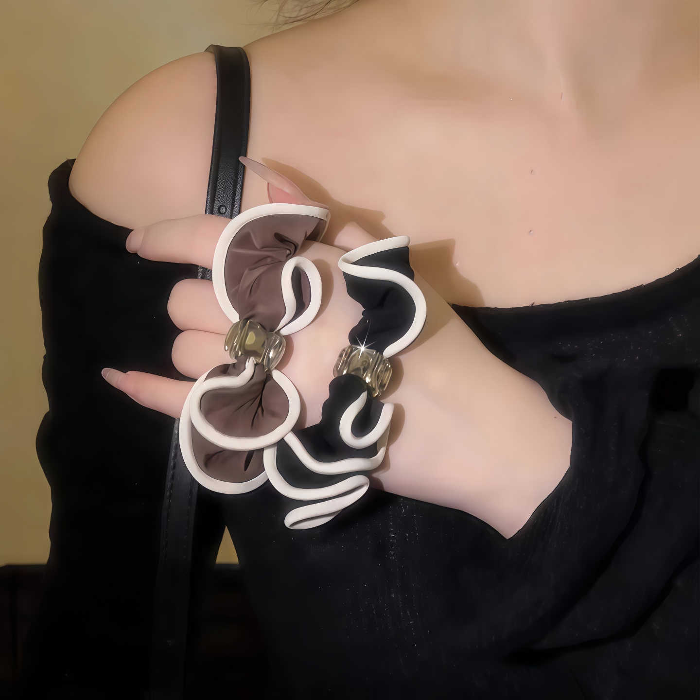 韩国轻奢牛奶丝发圈木耳边发绳