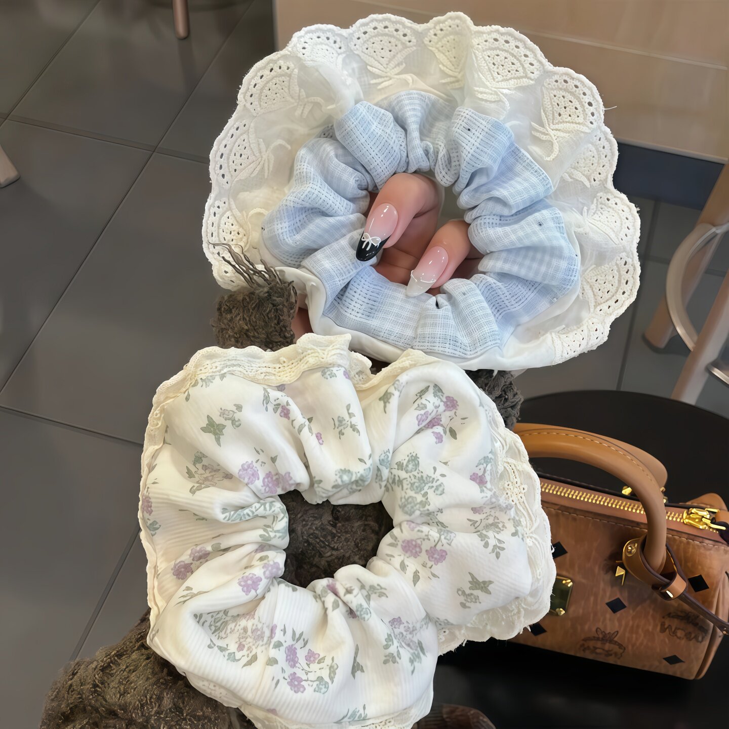 芭蕾风奶蓝格烫钻蕾丝大肠发圈