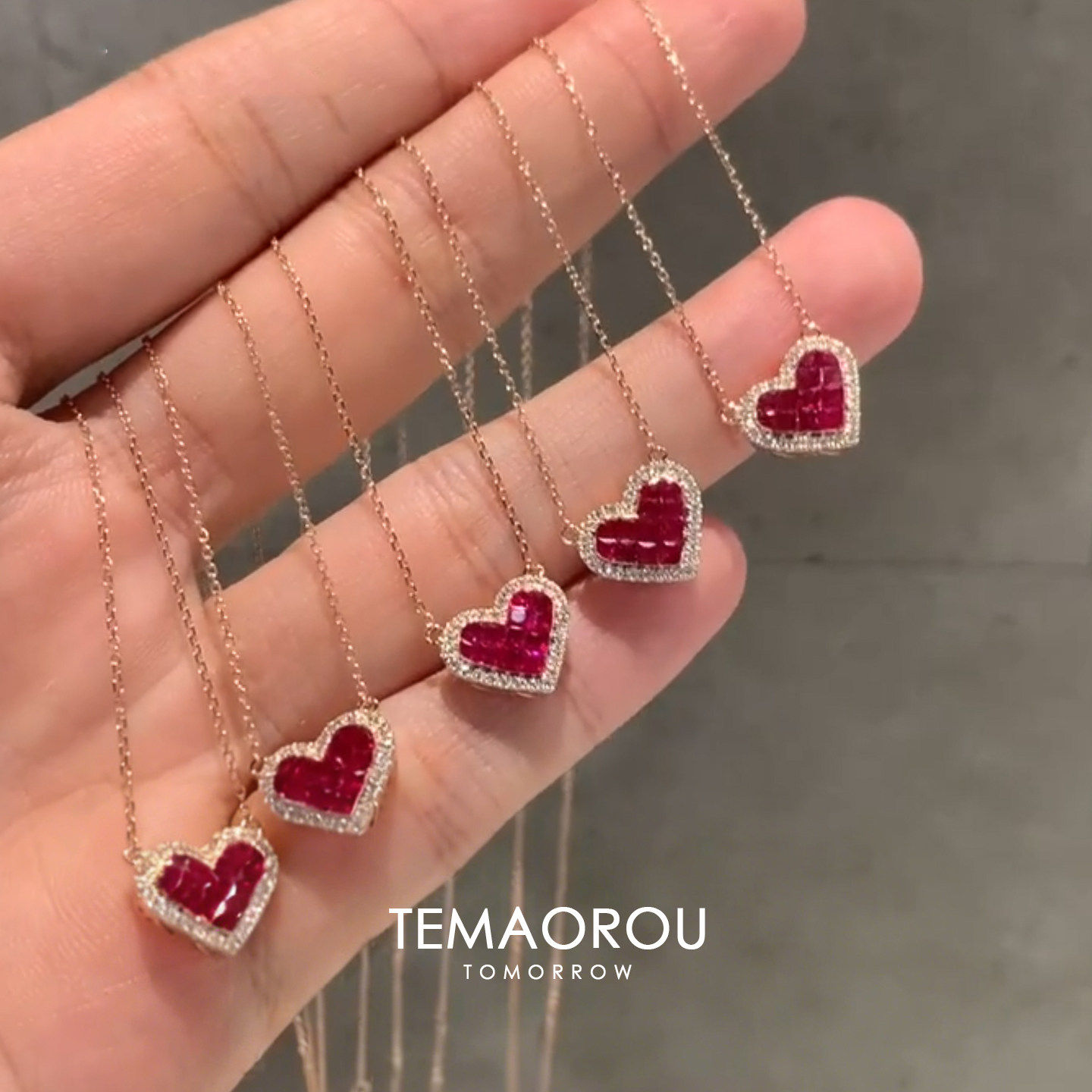 红韵倾心~爆闪仿红宝石爱心项链女独特气质颈链高级感锁骨链配饰