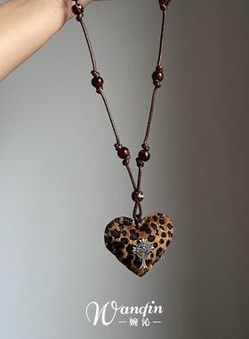复古毛绒豹纹爱心串珠项链女