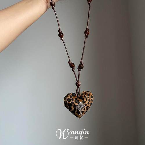 复古毛绒豹纹爱心串珠项链女