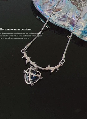 宝蓝色方形锆石水晶荆棘爱心吊坠蛇链项链复古金属小众设计感