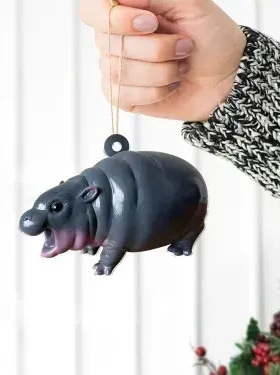 圣诞节2025moodeng树脂河马小挂件卡通圣诞树装饰挂件小吊件8*8