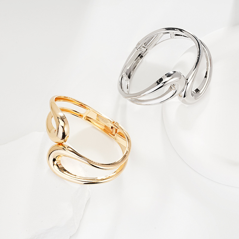 欧美饰品时尚镂空手镯不对称环抱手环小众设计几何素圈手镯女