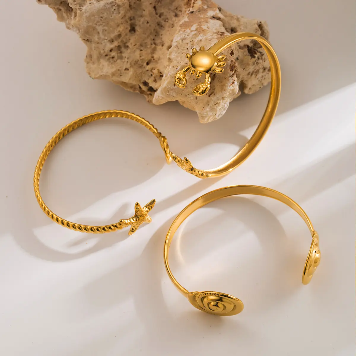 zb0346欧美海洋风海星螃蟹不锈钢镀14k金手镯叠戴型开口手环电镀