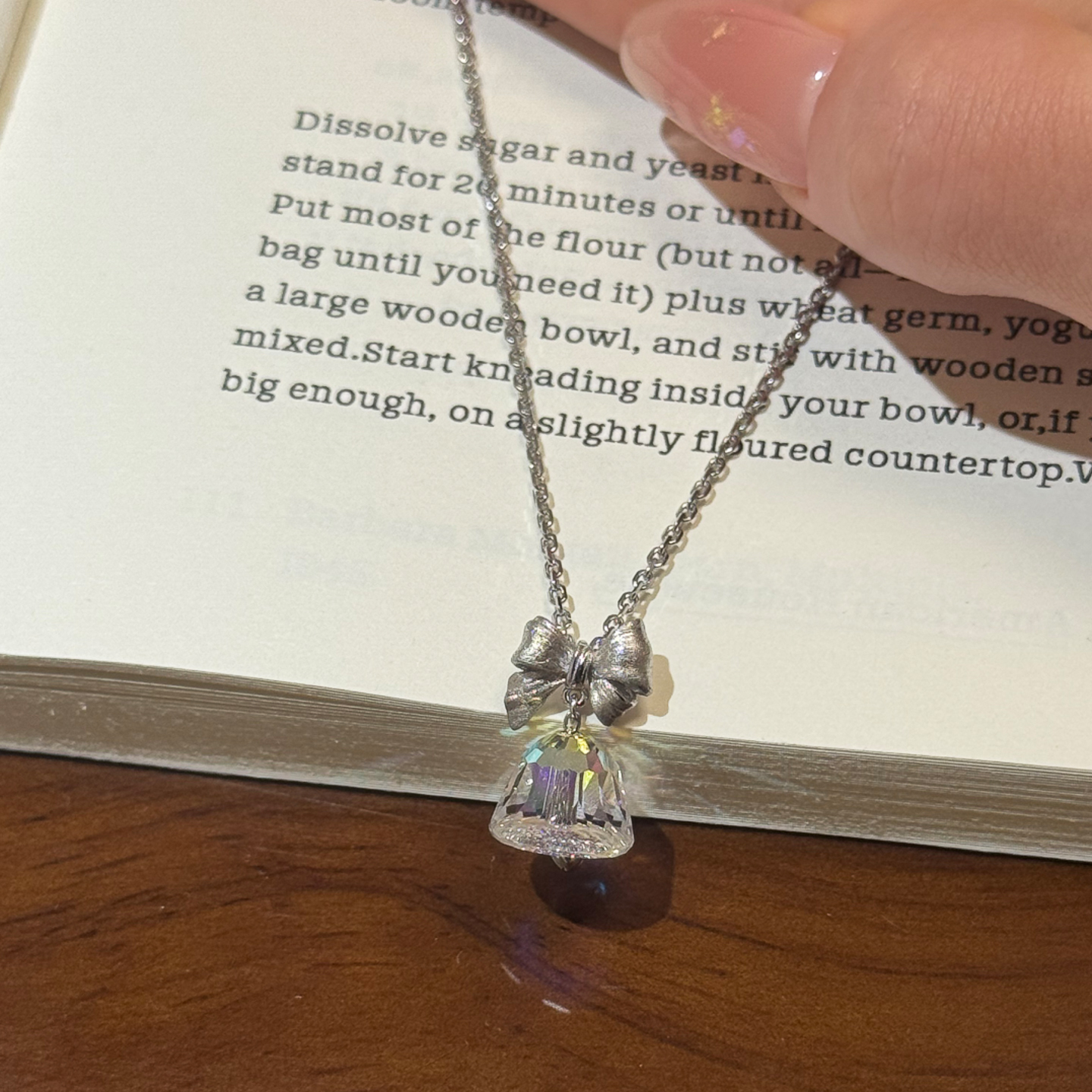 圣诞限定！仿水晶蝴蝶结铃铛项链