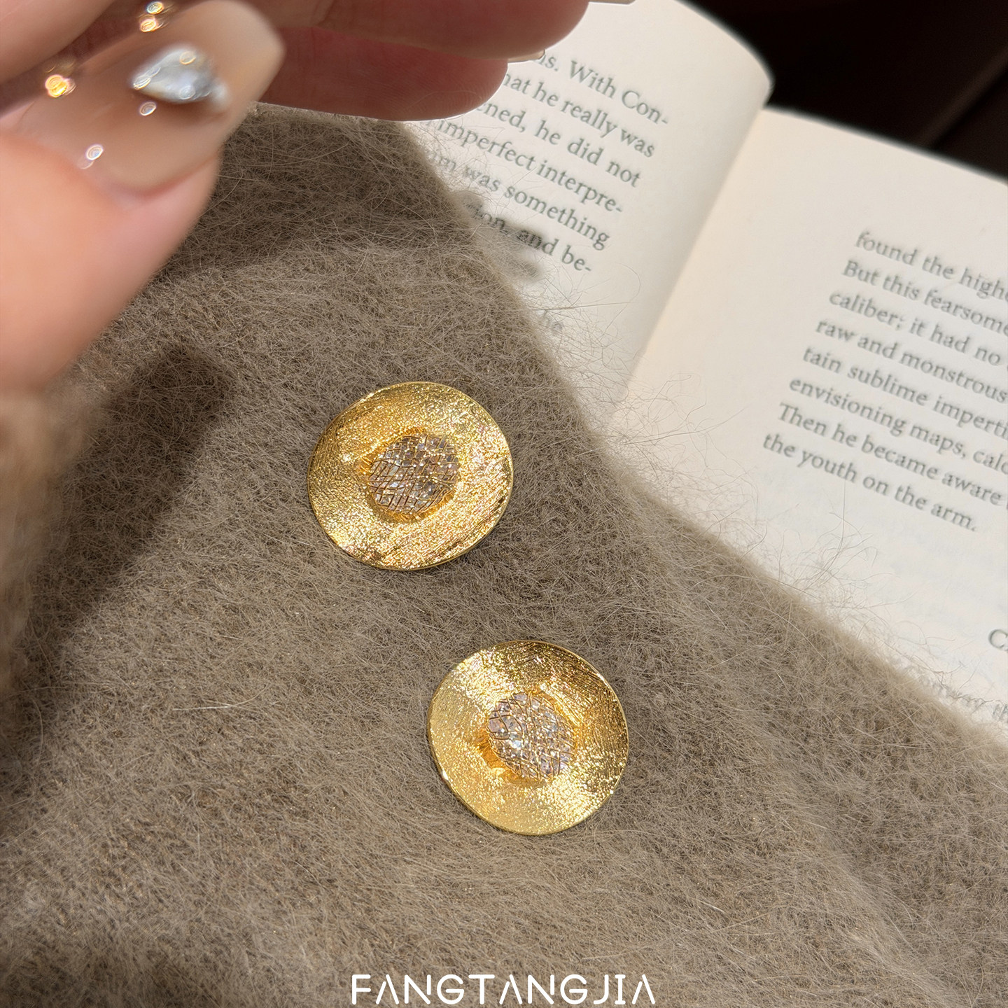 秋冬复古金色圆形爆闪耳钉女独特漂亮小众耳环轻奢高级感精致耳饰,饰品/流行首饰/时尚饰品新,耳钉,淘宝优惠券,粉丝福利购,淘宝优惠卷
