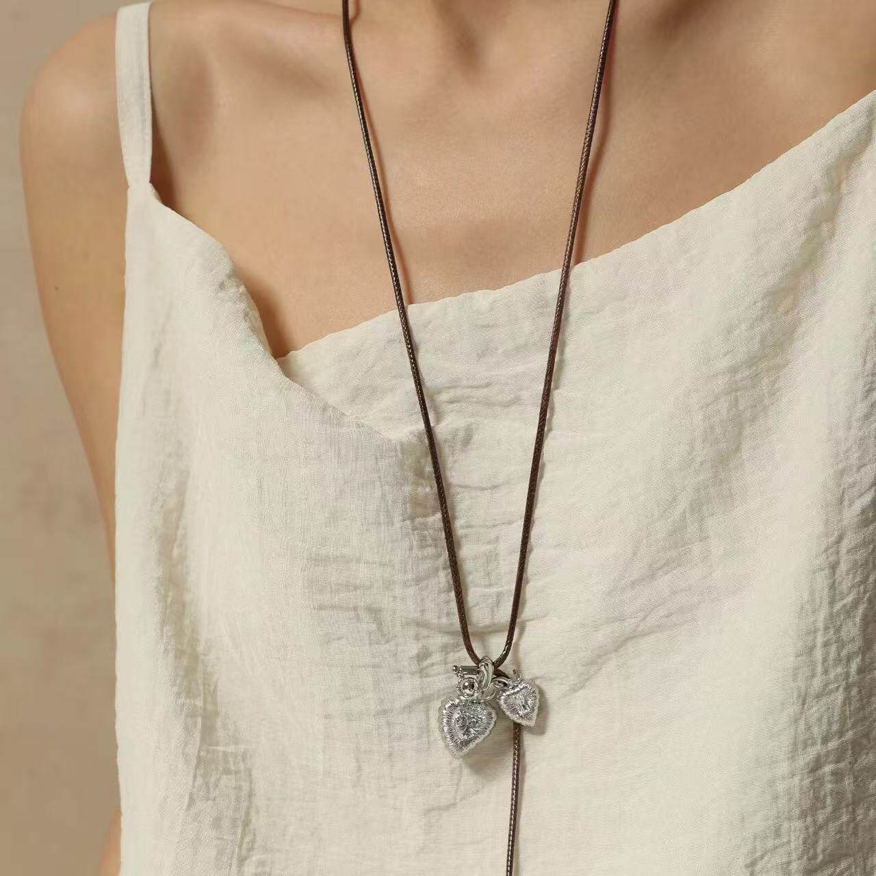 双心吊坠项链女款2026新爆款颈链轻奢小众高级感简约风气质锁骨链