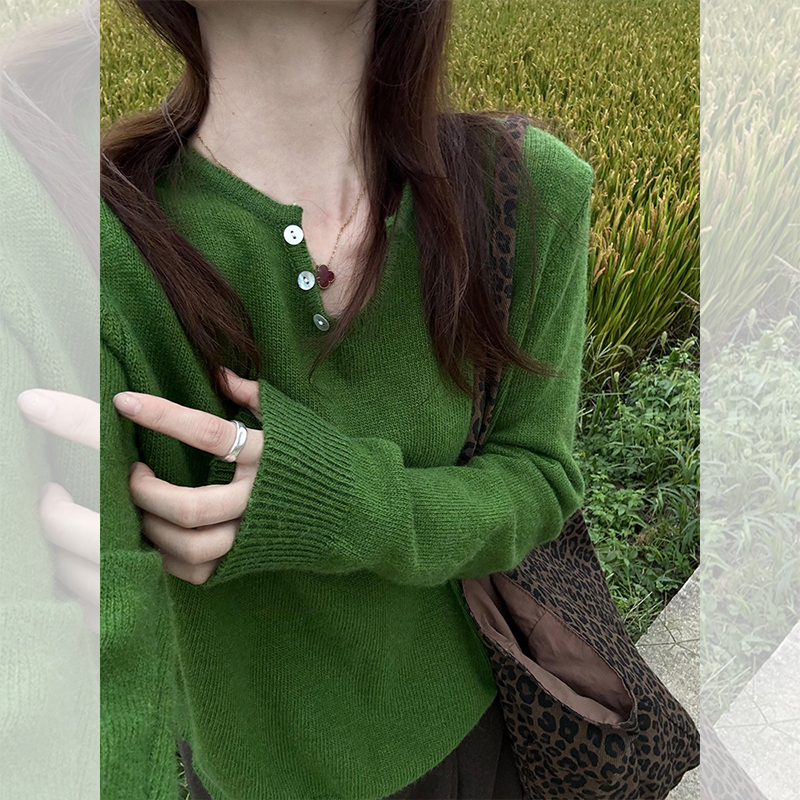 韩系绿色软糯v领正肩长袖针织衫女秋冬短款毛衣打底衫设计感上衣