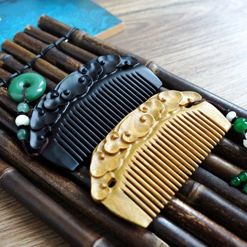 绿檀木梳子 黑檀整木雕花雕刻按摩小梳子 祥云如意定制刻字礼品,家庭/个人清洁工具,梳子/化妆梳/按摩梳,淘宝优惠券,粉丝福利购,淘宝优惠卷