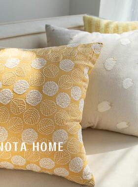 黄色花朵抱枕方形靠枕北欧抱枕套客厅沙发靠垫床上睡觉可爱含枕芯