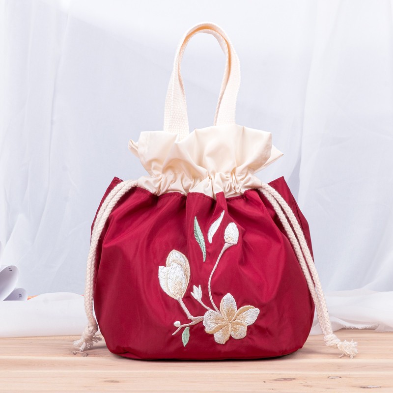 2025新款绣花抽绳水桶包汉服丝绸布艺小包包刺绣手提包百搭手机包
