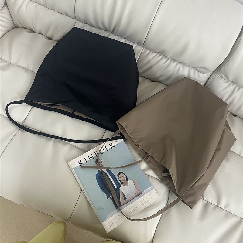 KONISHI自制松弛感极简环保尼龙购物袋单肩包水桶大包大容量便携