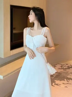 夏季气质修身显瘦黑色长裙2025新款复古性露肩吊带连衣裙一件