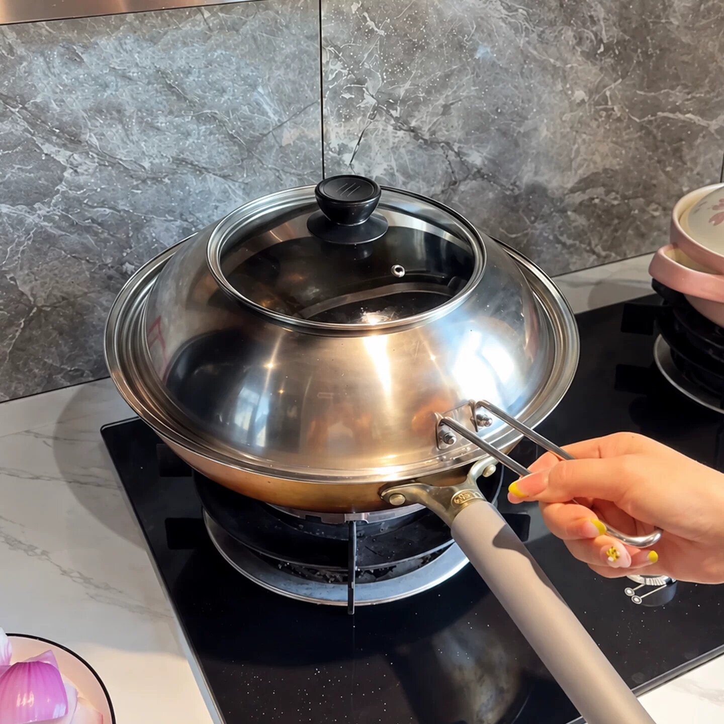 拒绝油渍满天飞~炒菜防溅油锅盖