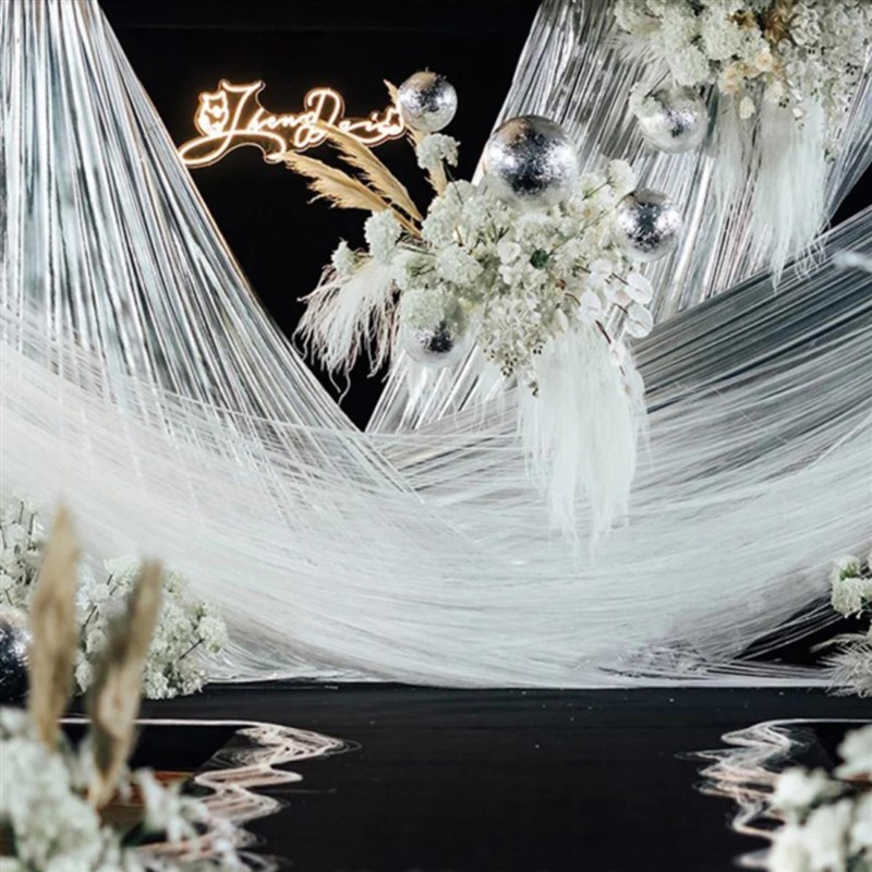 双头线帘又重登婚礼舞台氛围感爆棚的白色小众婚礼订婚宴装置垂直