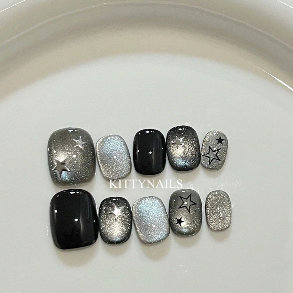手工儿童穿戴甲女童美甲指甲贴黑色短款手工甜酷猫眼星星指甲显白图片