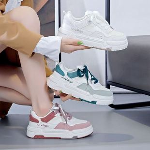爆款女鞋2025新款春秋厚底增高运动鞋配阔腿裤松糕板鞋皮面小白鞋