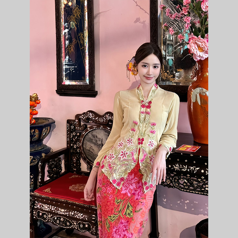 时尚优雅复古娘惹衬衫裙子套装