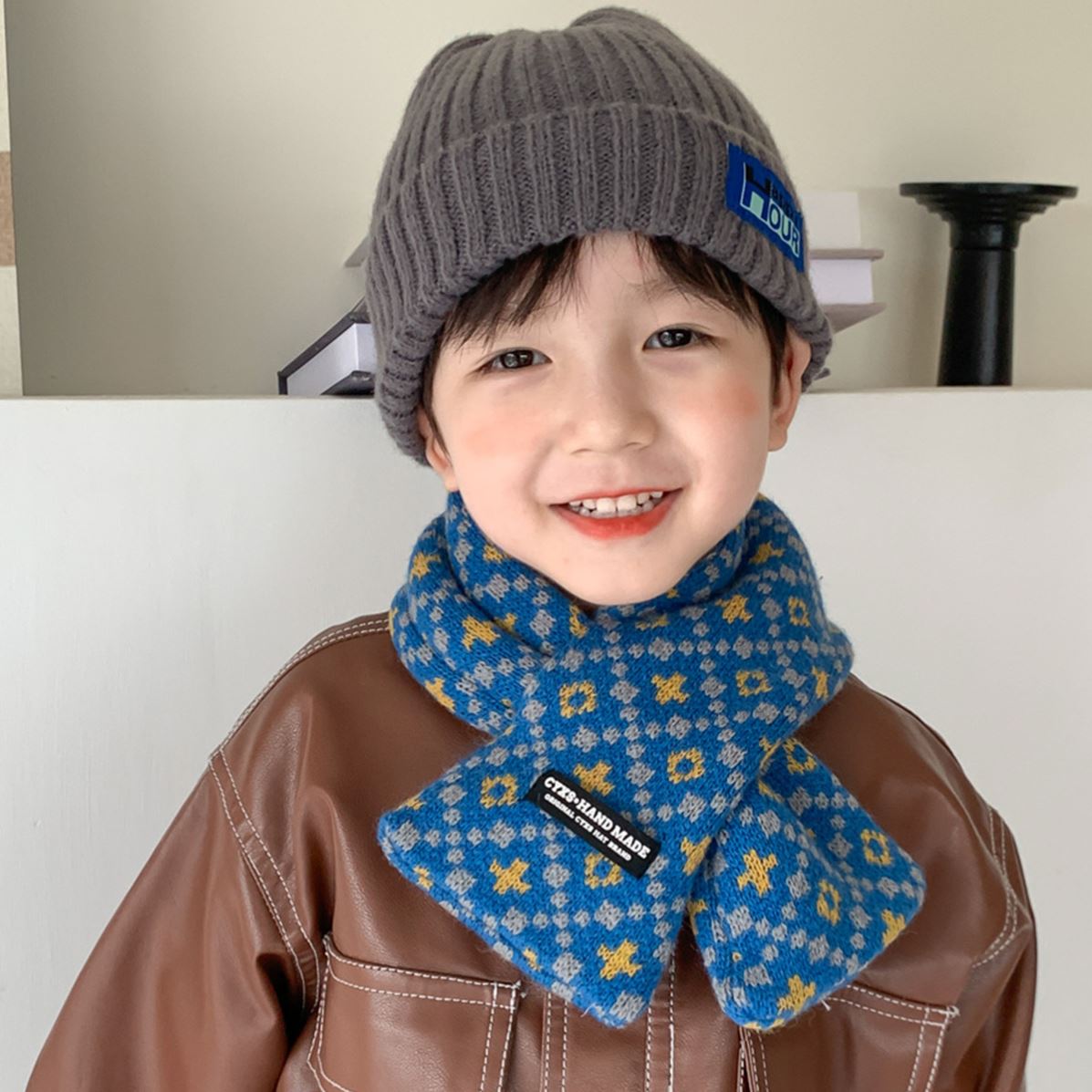 韩系秋冬儿童围巾新款男童女童保暖洋气针织围脖宝宝交叉脖套潮