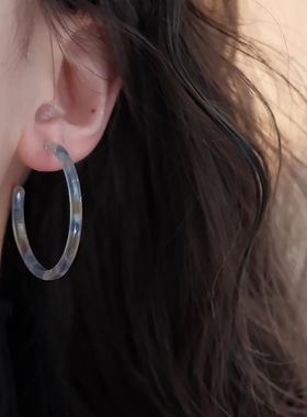 半糖摩卡~琥珀色醋酸素圈耳环女法式方圆脸耳饰蚊香盘耳夹